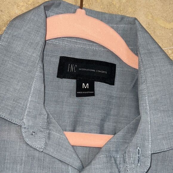 💕Men’s button up dress shirt💕 - Picture 2 of 5